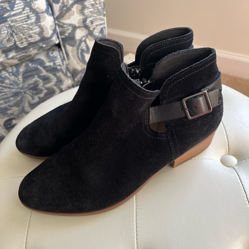 Clark's Collection Black Suede Leather Ankle Boots Booties Side Zip size 9.5
